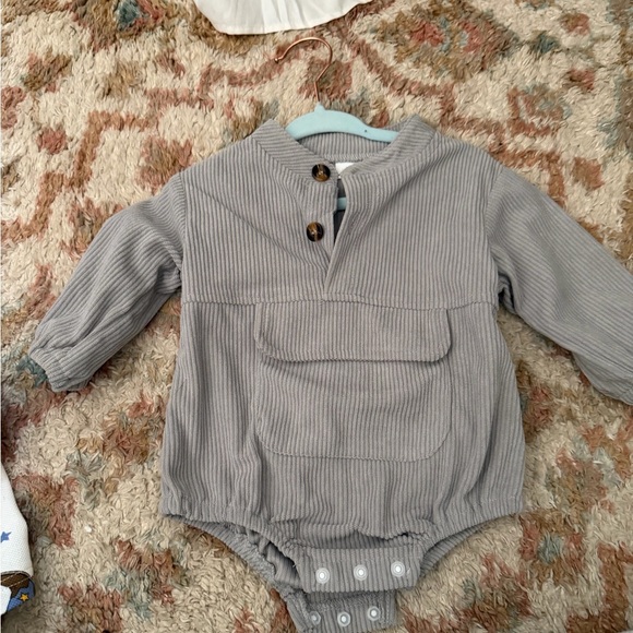 0-3 MONTH ROMPER - Picture 2 of 10